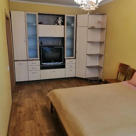 Уютная Квартира На Лётной 6 체르니히우 외부 사진