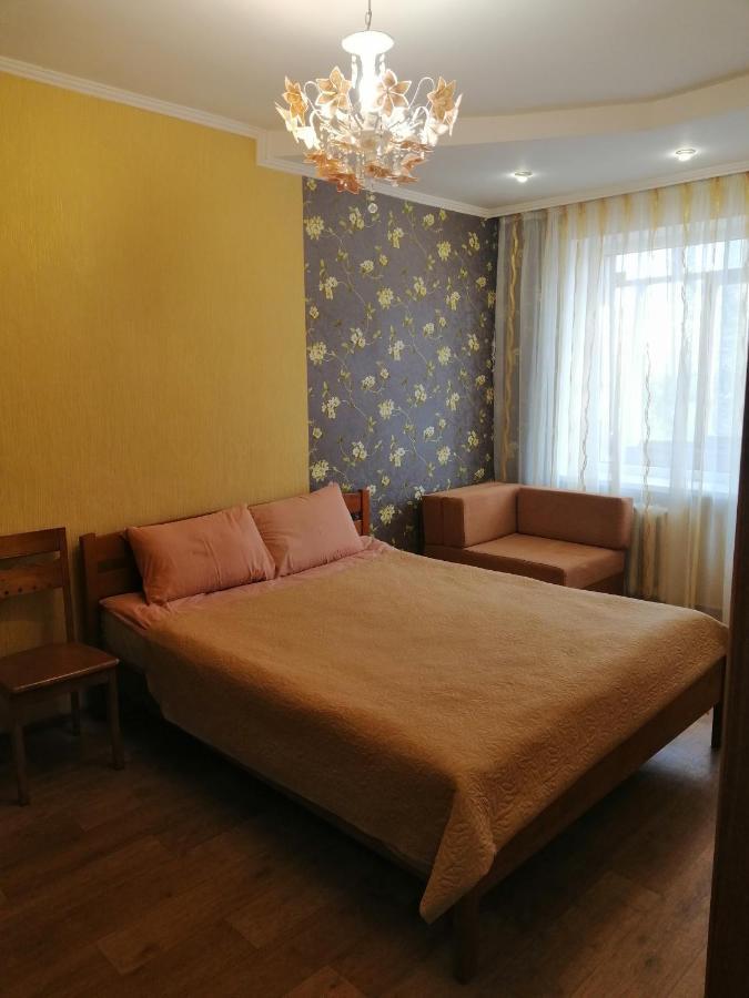 Уютная Квартира На Лётной 6 체르니히우 외부 사진