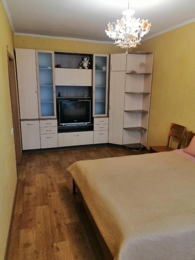 Уютная Квартира На Лётной 6 체르니히우 외부 사진